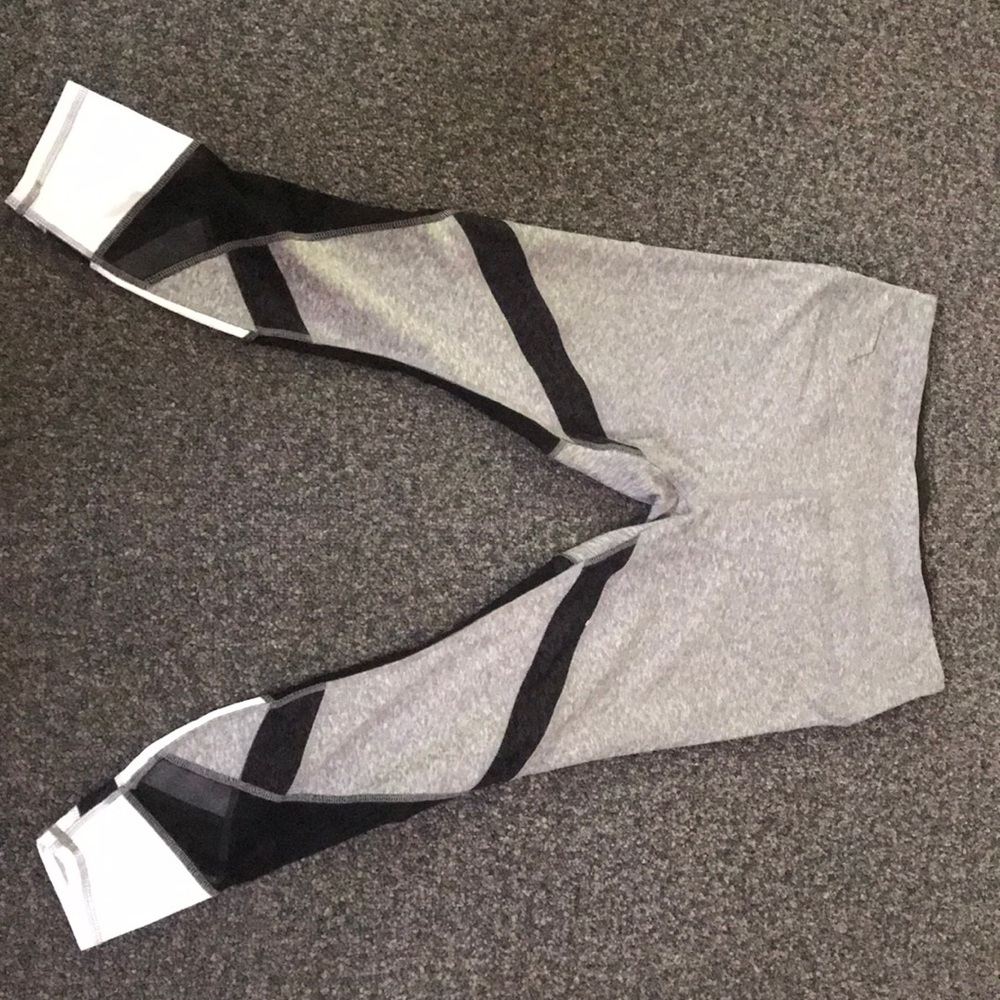 Mesh workout leggings
